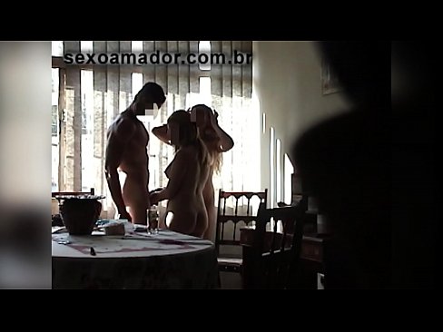 ❤️ Seksualni prijatelji pozivaju džinovskog muškarca i trojku s njim ️ Jebeni video kod nas ❌️❤
